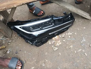 Headlamp Toyota Paris