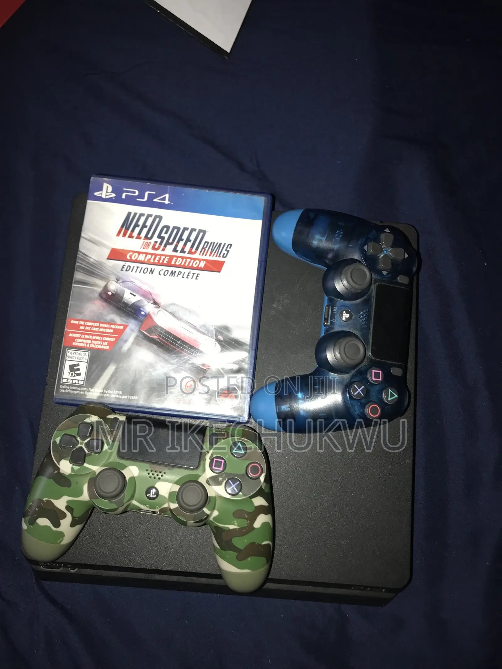 Ps4 + 2 Pads & 1 Cd