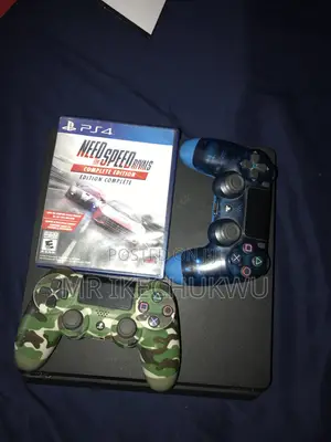 Ps4 + 2 Pads & 1 Cd
