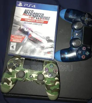 Ps4 + 2 Pads & 1 Cd