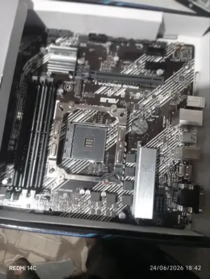 Desktop Computer Lenovo 8GB Intel Core i5 SSD 256GB
