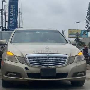 Mercedes-Benz E350 Base 4Matic Sedan AWD (3.5L 6cyl 7A) 2010 Gold