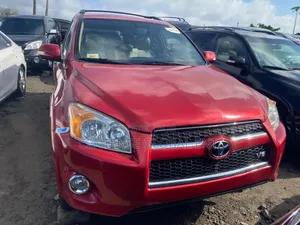 Toyota RAV4 2010 Red