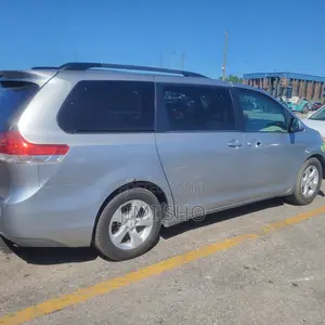 Toyota Sienna LE 8 Passenger 2012 Silver