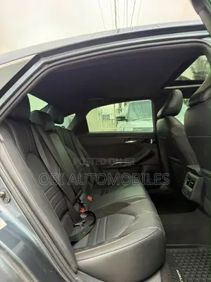 Toyota Avalon 2020 Blue