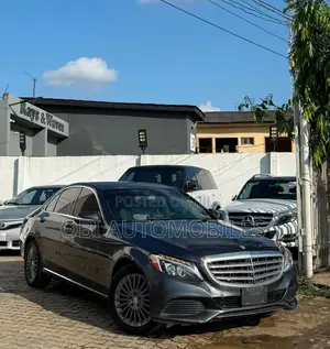 Mercedes-Benz C300 2016 Black