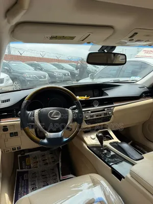 Lexus ES 2015 Red