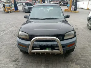 Toyota RAV4 1997 Black