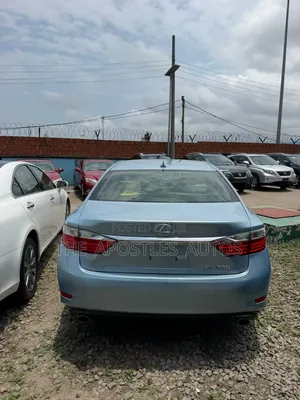 Lexus ES 2014 Blue