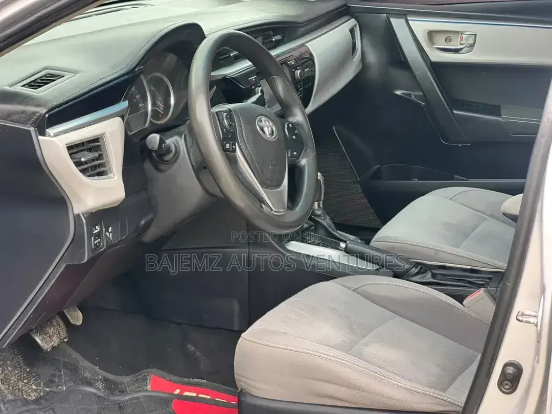 Toyota Corolla 2016 Silver