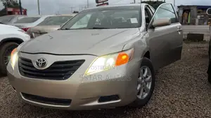 Toyota Camry LE 4dr Sedan (2.4L 4cyl 5A) 2008 Gold