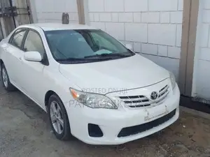 Toyota Corolla 2013 White