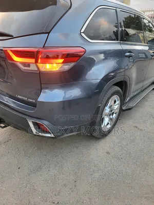 Toyota Highlander 2019 Blue