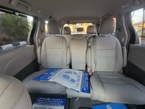 Toyota Sienna Limited Premium 7 Passenger (3.5L 6cyl 8A) 2017 Gray