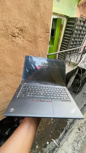 Laptop Lenovo ThinkPad A485 8GB AMD Ryzen 3 SSD 256GB