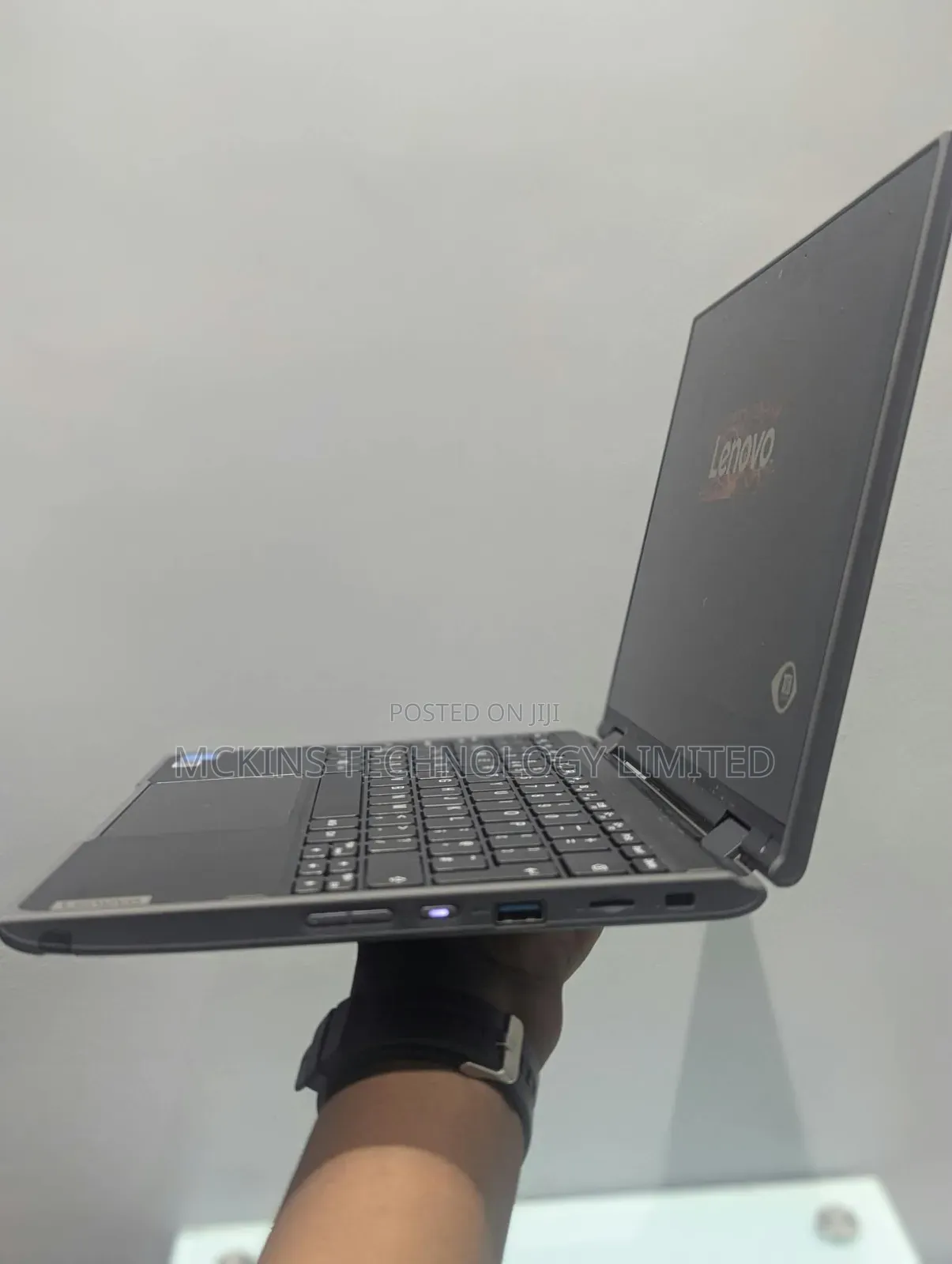 Laptop Lenovo 300e 4GB Intel Celeron SSD 128GB