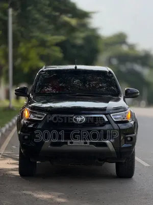 Toyota Hilux 2024 Black