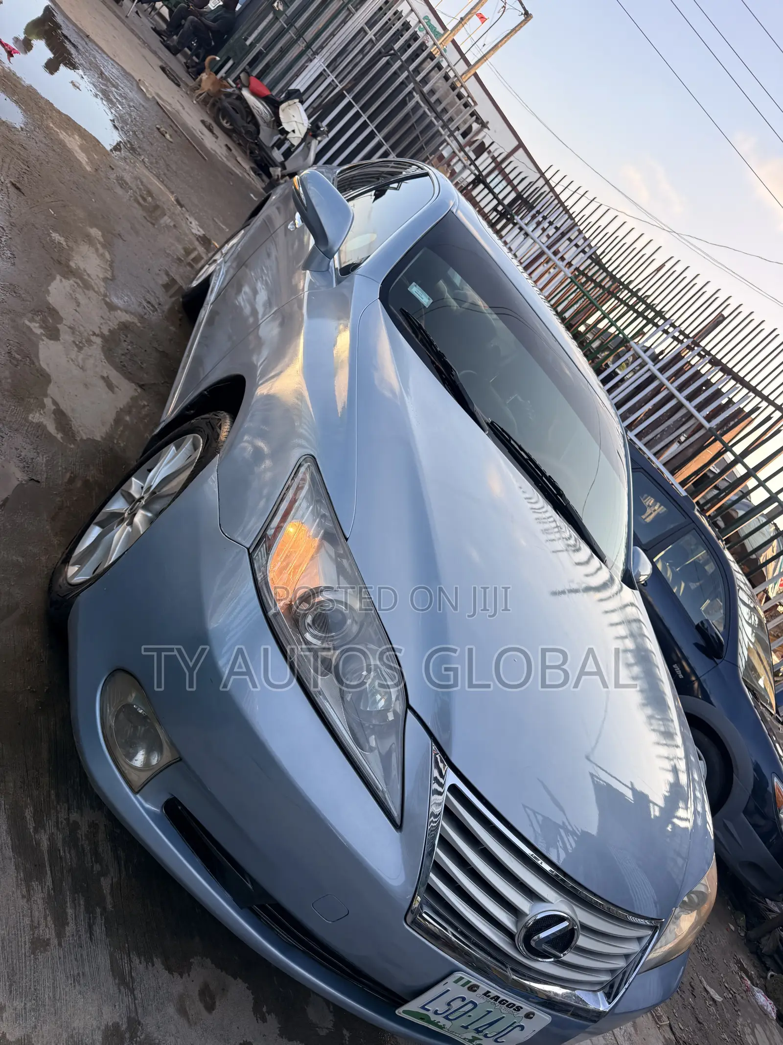 Lexus ES 350 2011 Blue