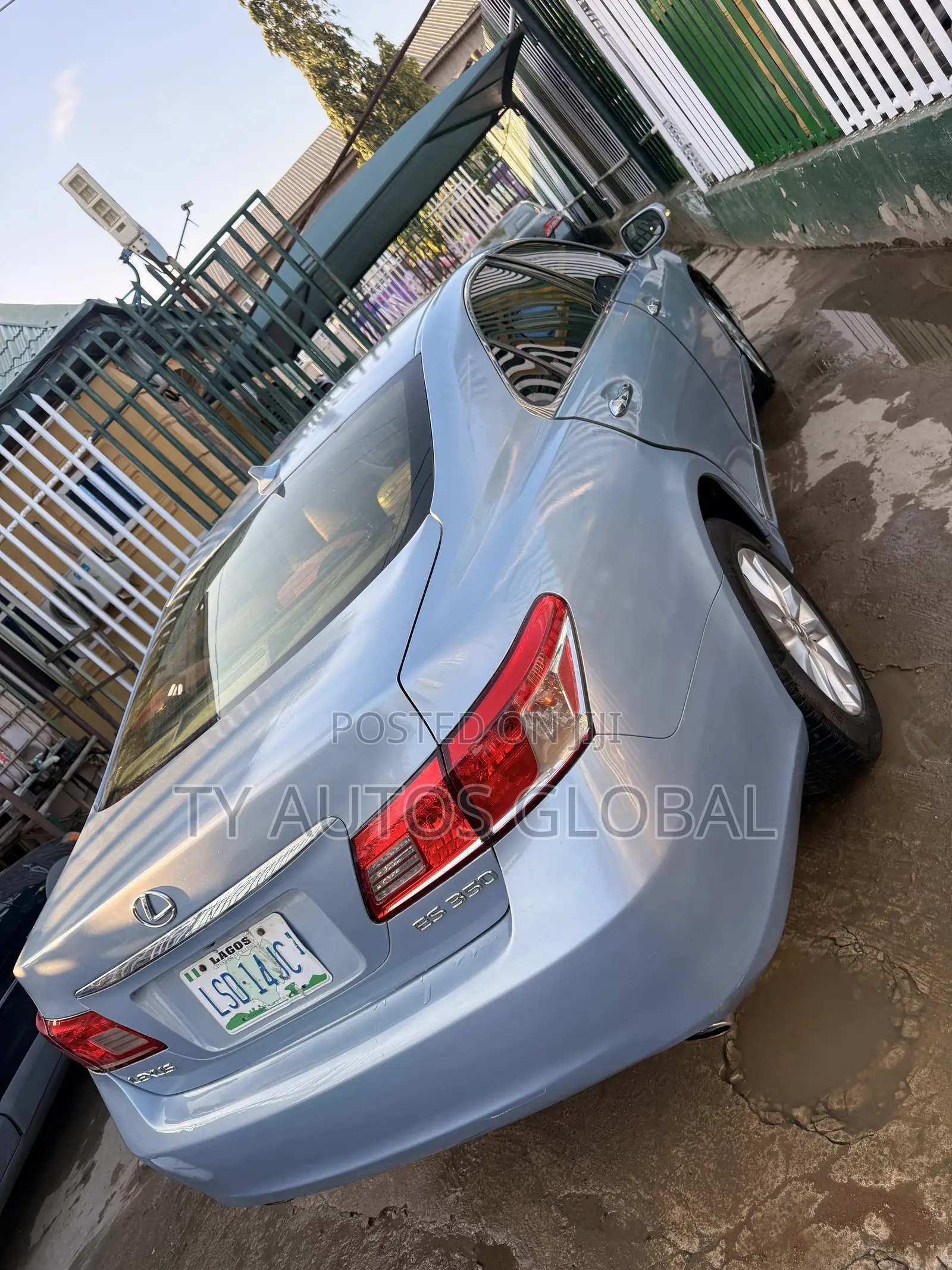 Lexus ES 350 2011 Blue