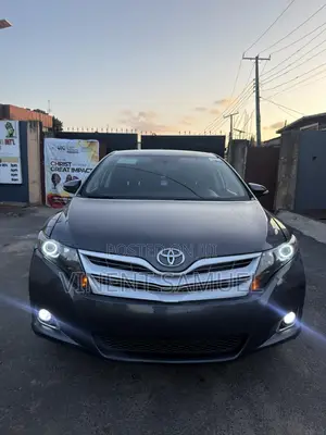 Toyota Venza LE 2012 Gray
