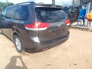 Toyota Sienna 2013 Gray