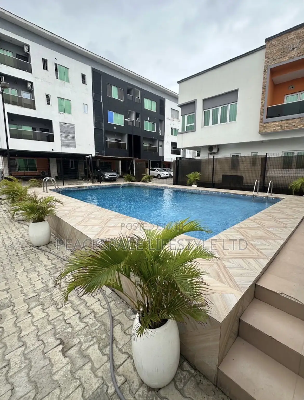 Luxurious 3 Bedroom Lekki With Swimming Pool