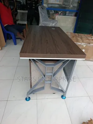Office Table / Modern Office Desk