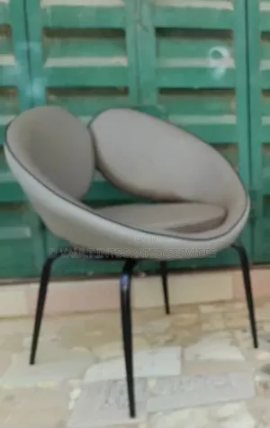 Modern Arm Chair / Visitors Chair