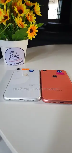 Apple iPhone XR 64 GB White