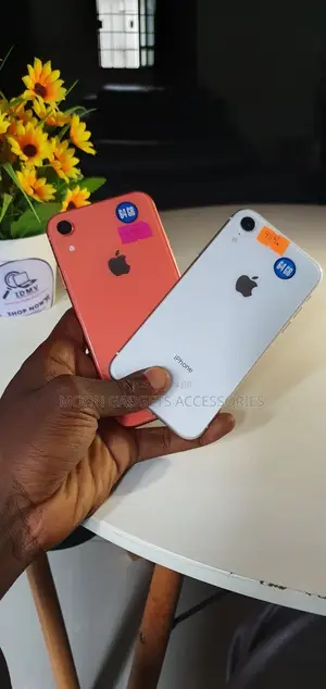 Apple iPhone XR 64 GB White