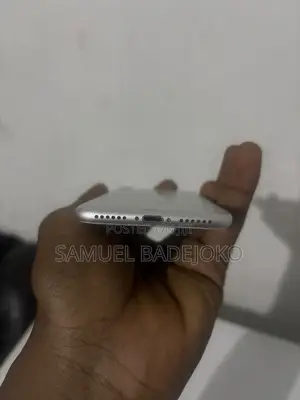 Apple iPhone 7 32 GB Silver