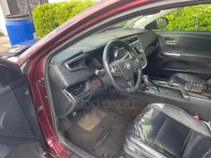 Toyota Avalon XLE Premium Sedan FWD (3.5L 6cyl 6A) 2013 Red