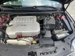 Toyota Avalon XLE Premium Sedan FWD (3.5L 6cyl 6A) 2013 Red