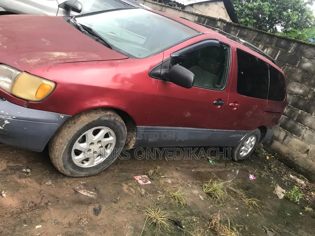 Toyota TownAce 2001 Red