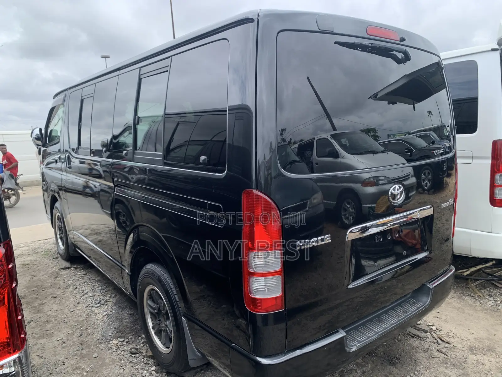 Toyota HiAce 2012 Black