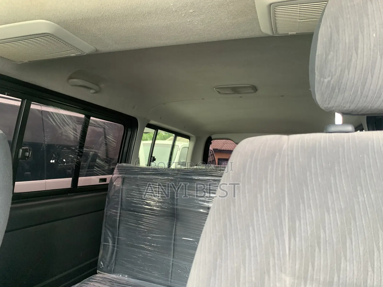 Toyota HiAce 2012 Black