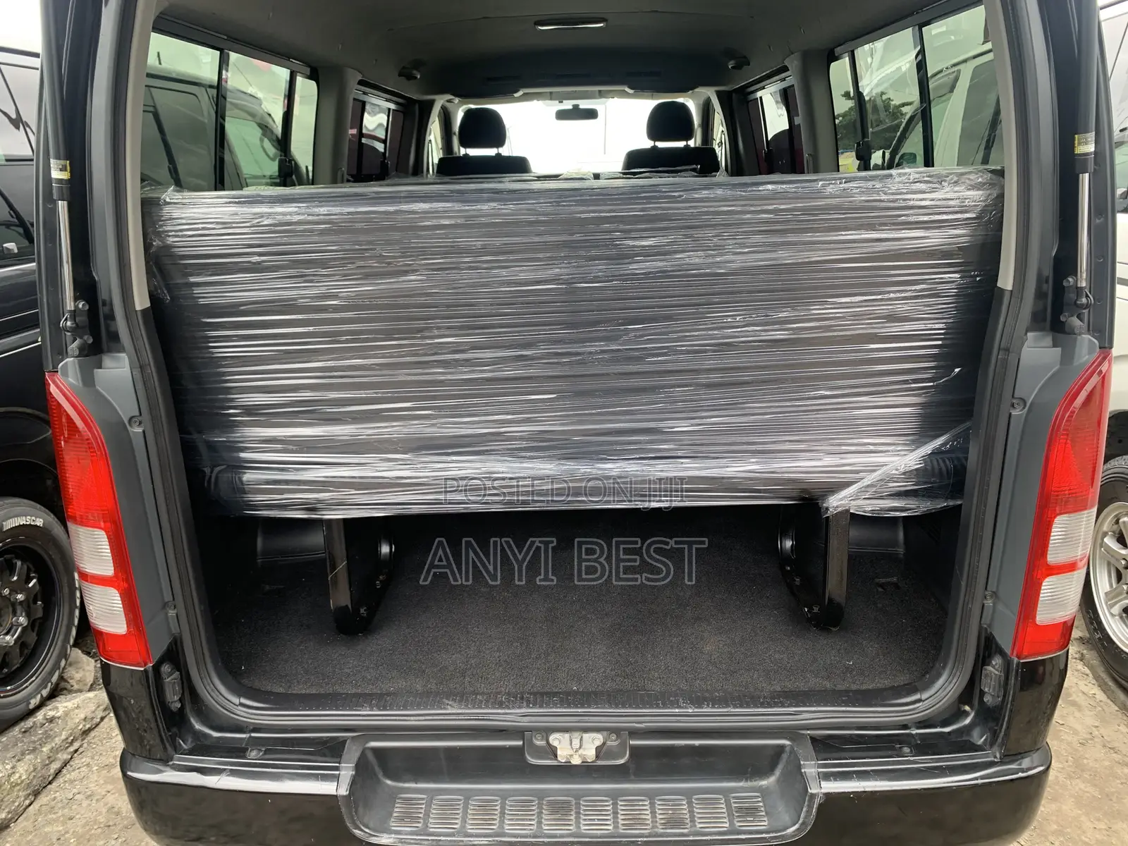 Toyota HiAce 2012 Black