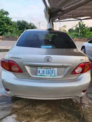 Toyota Corolla 2010 Gold