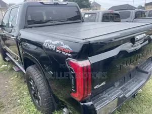 Toyota Tundra Platinum CrewMax 6.5' Bed 2023 Black