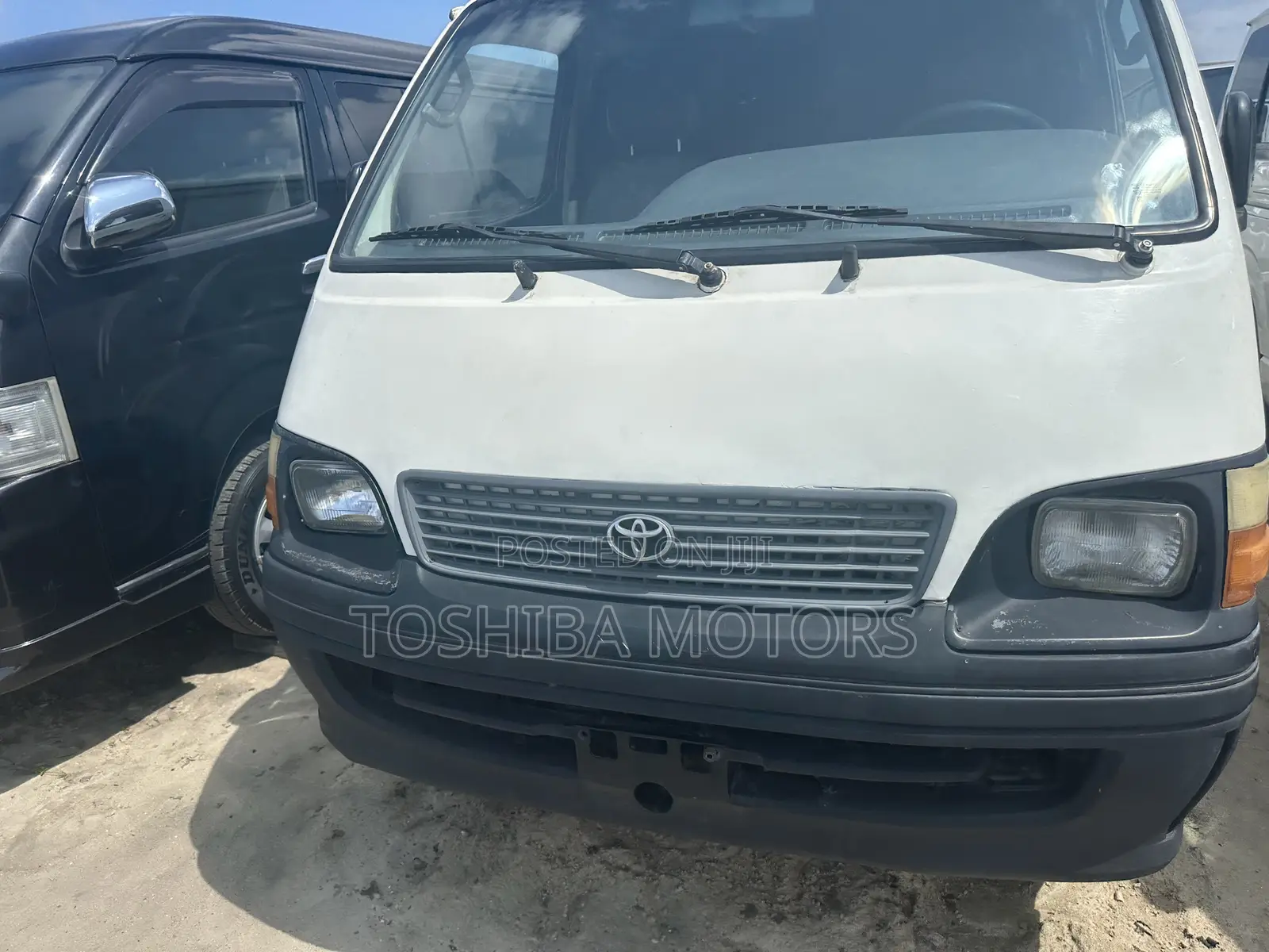 Toyota HiAce 1999 White