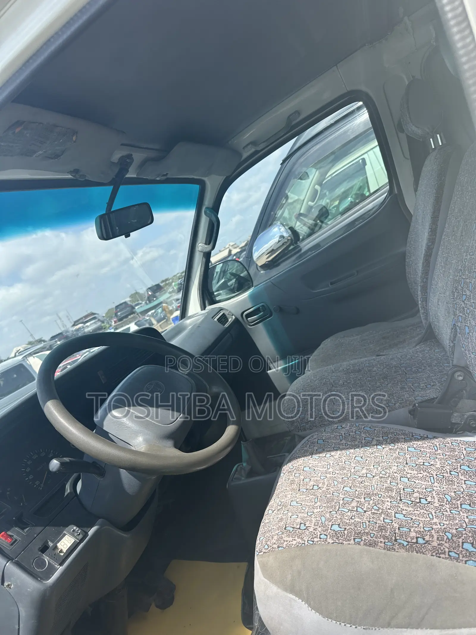 Toyota HiAce 1999 White