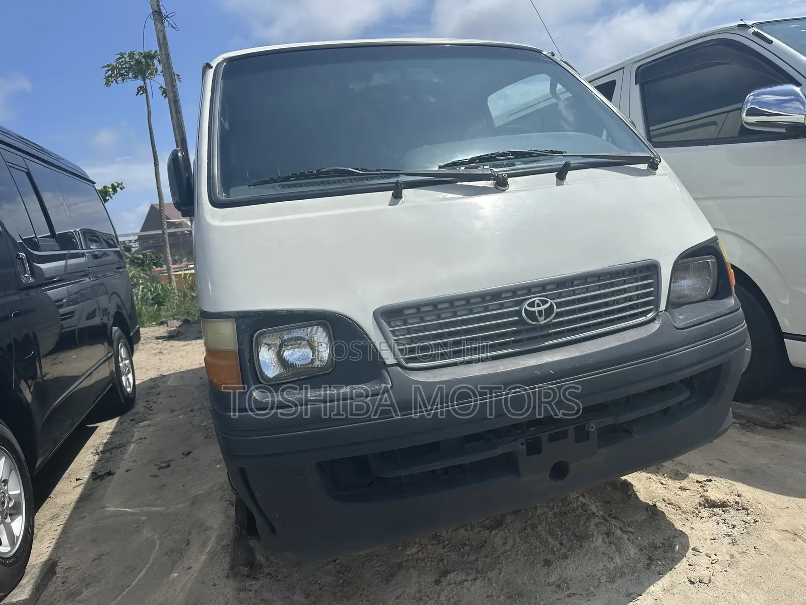 Toyota HiAce 1999 White