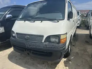 Toyota HiAce 1999 White