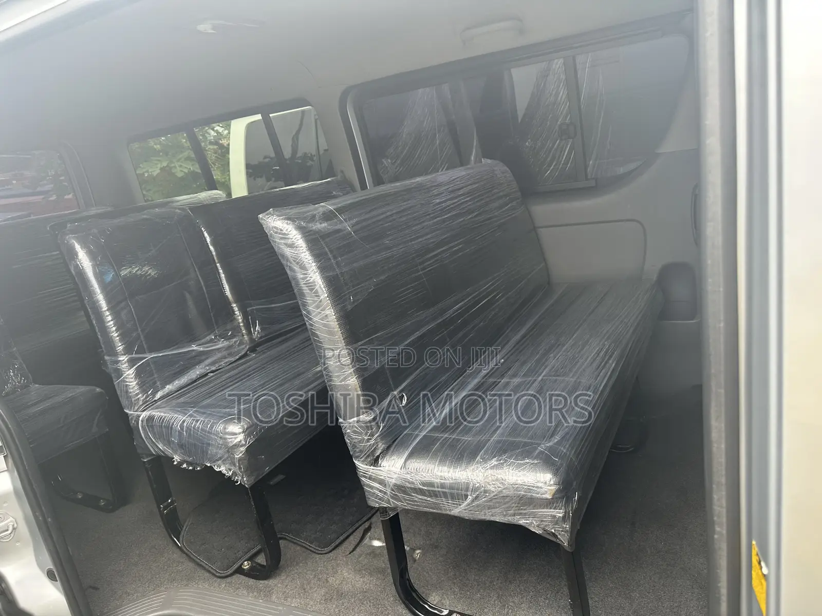 Toyota HiAce 2014 Silver