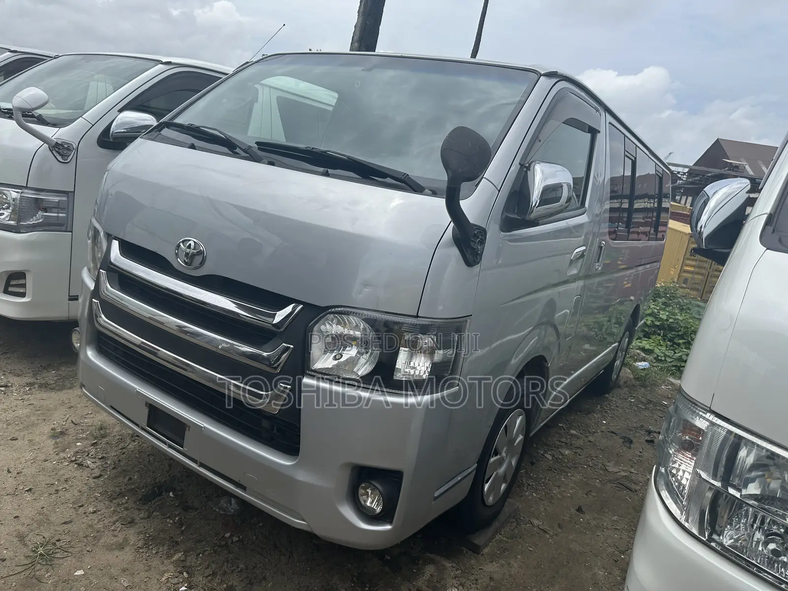 Toyota HiAce 2014 Silver
