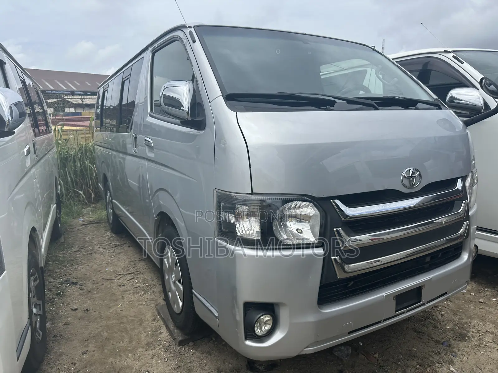 Toyota HiAce 2014 Silver