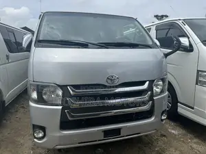 Toyota HiAce 2014 Silver