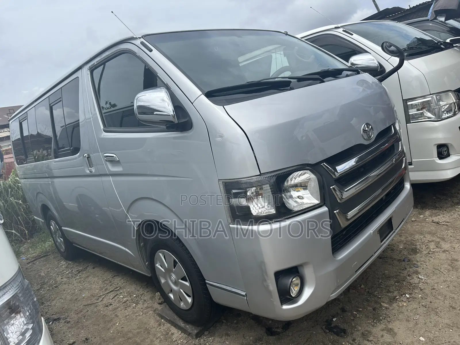 Toyota HiAce 2014 Silver