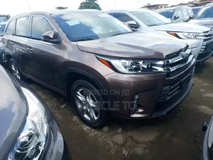 Toyota Highlander 2017 Brown