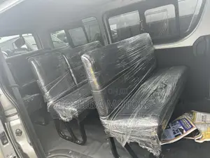Toyota HiAce 2015 Silver